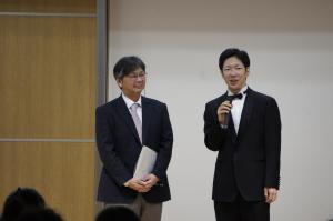 司会をされる吉川和夫教授(左側の方)
