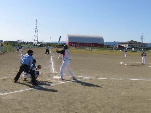 いわき市戦の左の打席に立つ打者の写真