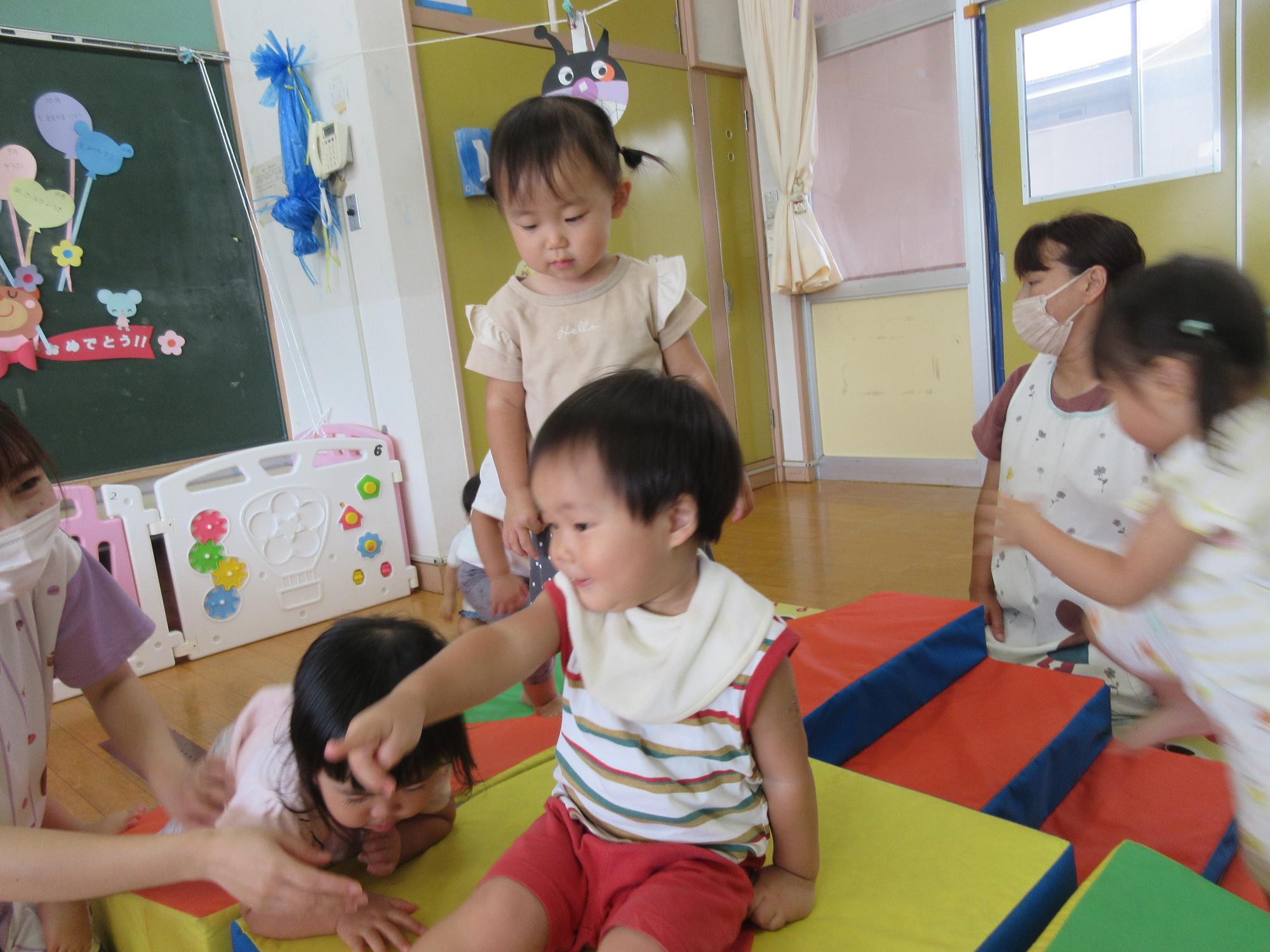 六十に