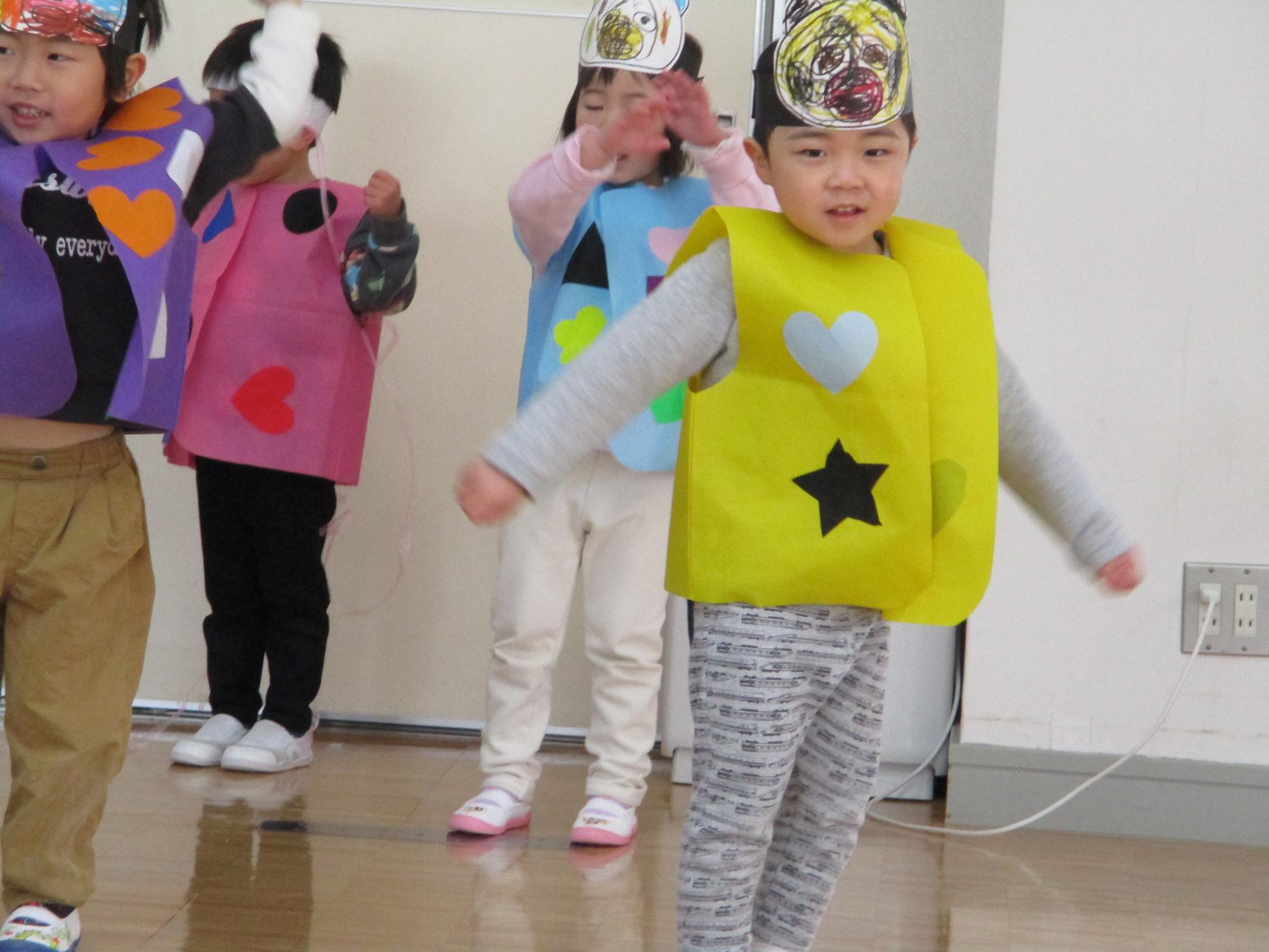 七