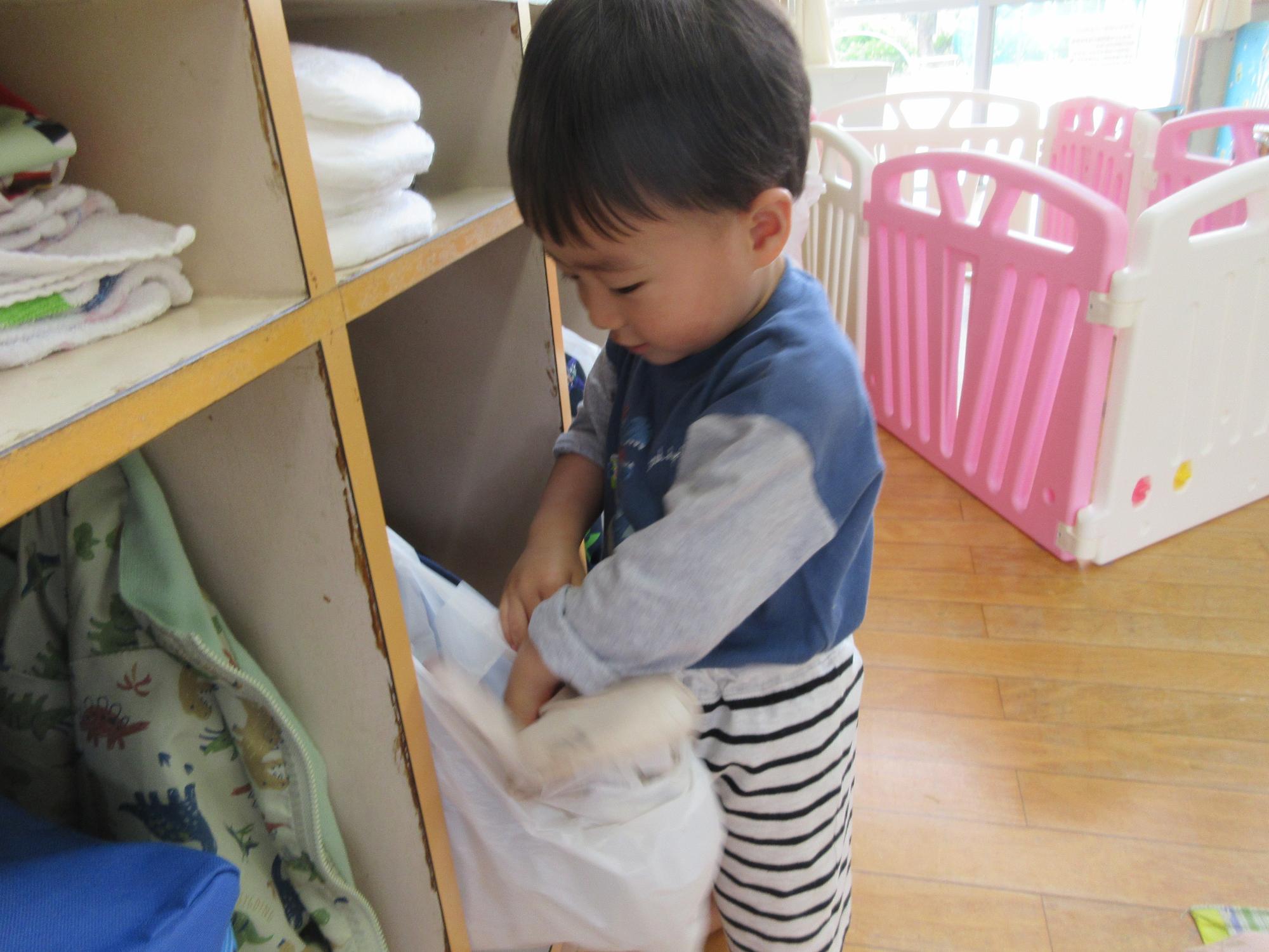 六十に