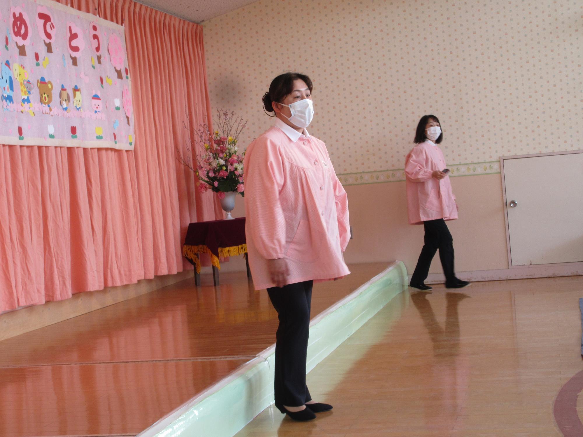八