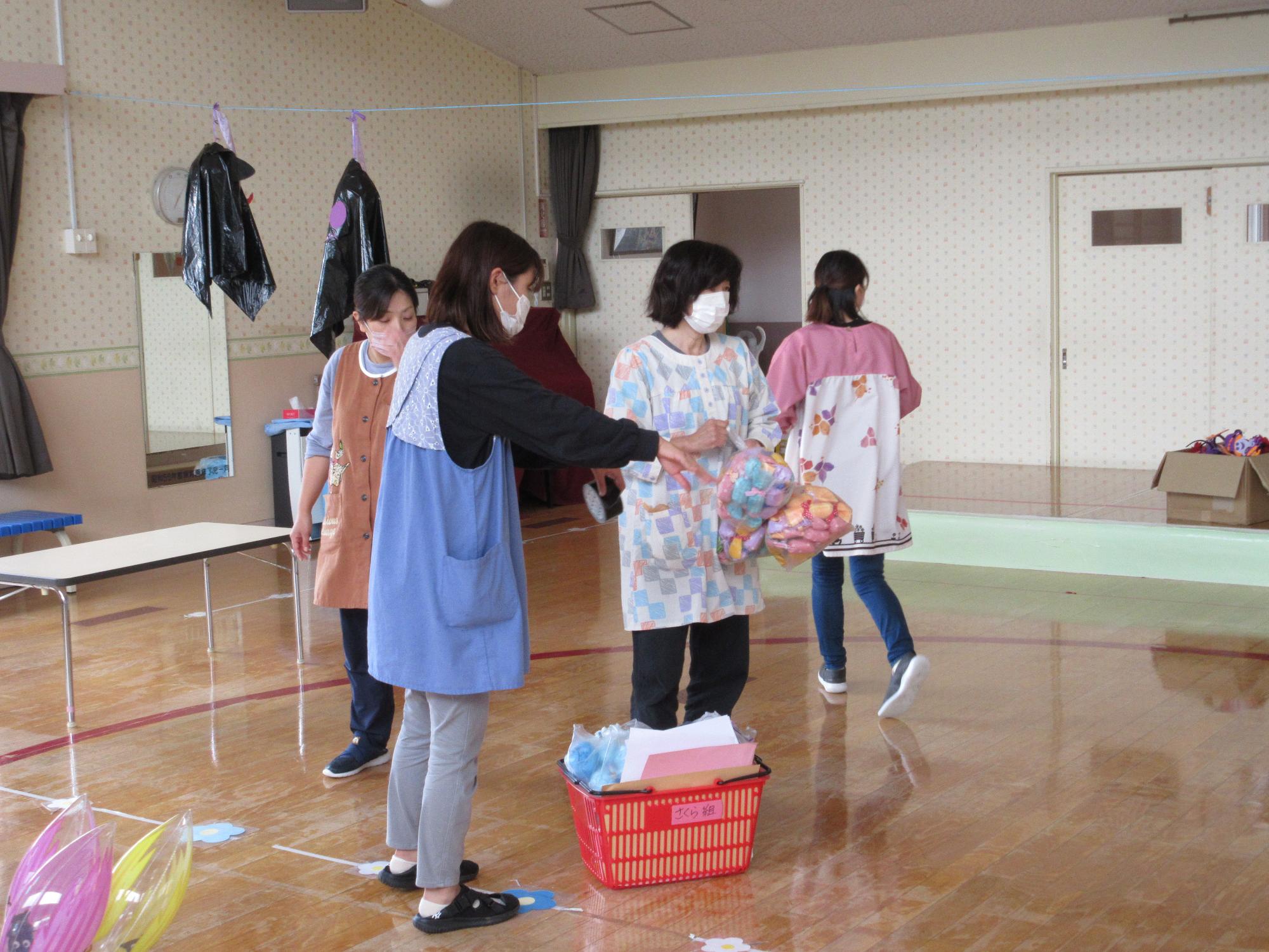 四十に