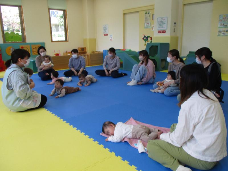 子育て支援センターベビールーム5月