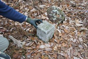 三等三角点の写真