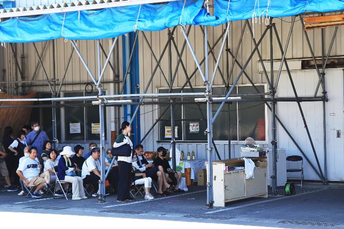 共選所沿いテント2