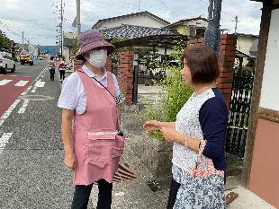 高齢者見守り声かけ訓練の様子