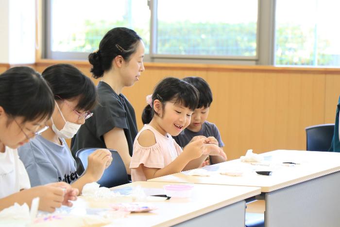 キラキラキーホルダー作り2