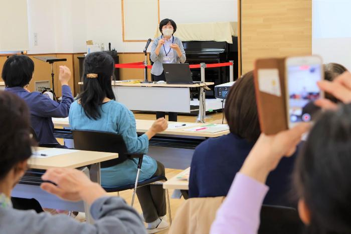 絵本の読み聞かせ講座の様子3