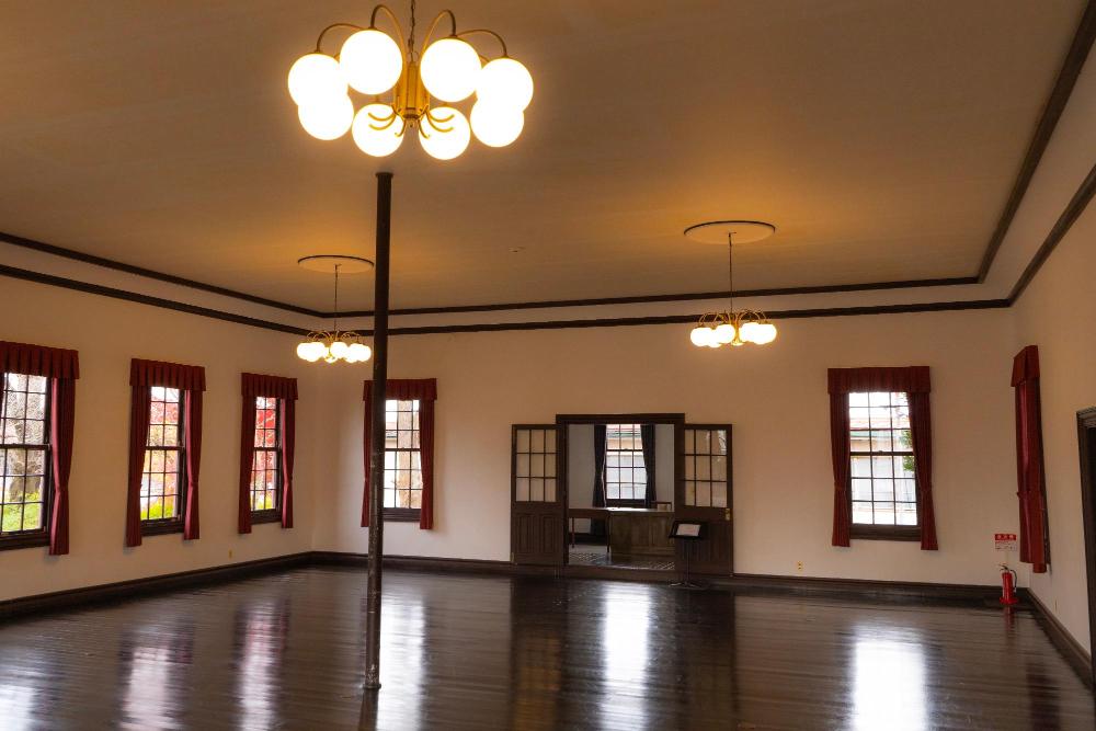 旧伊達郡役所内