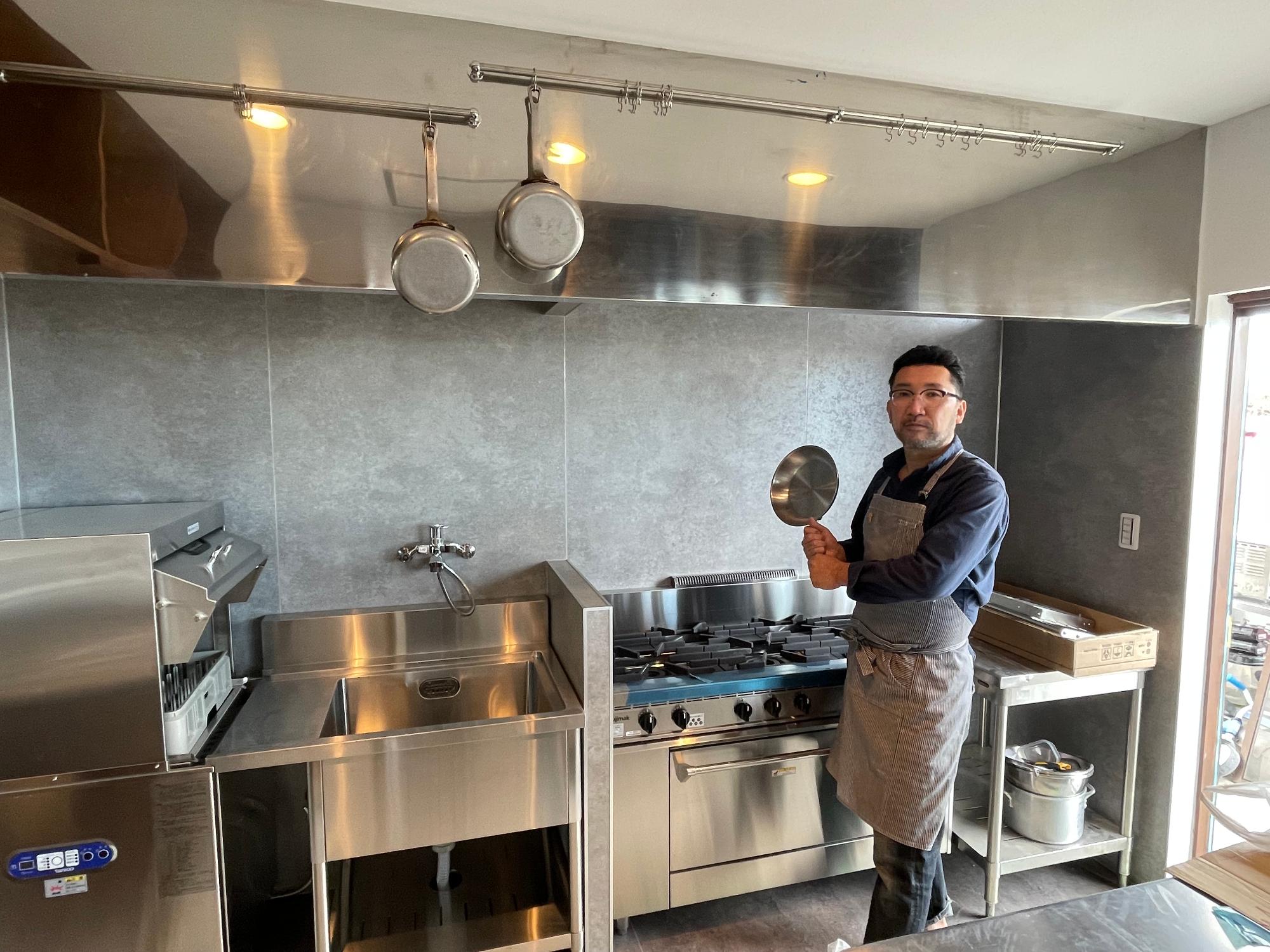 改修した厨房内の様子の画像