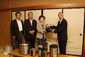 調理用電化製品贈呈