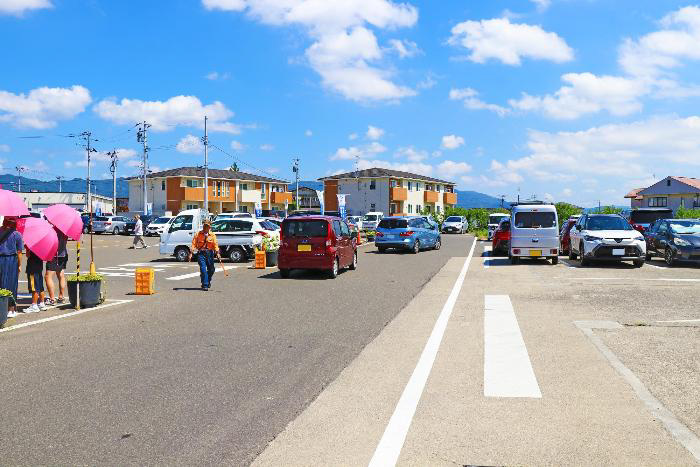 直売所の駐車場写真