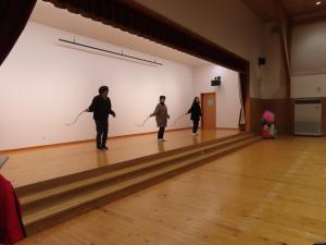 先生の縄跳び発表の様子