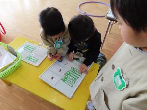 年少組朝のお仕度