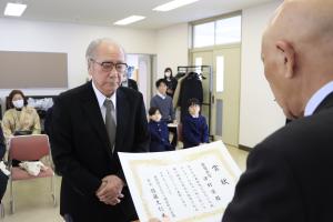 表彰を受ける津村さん
