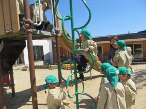 式の後の外遊び