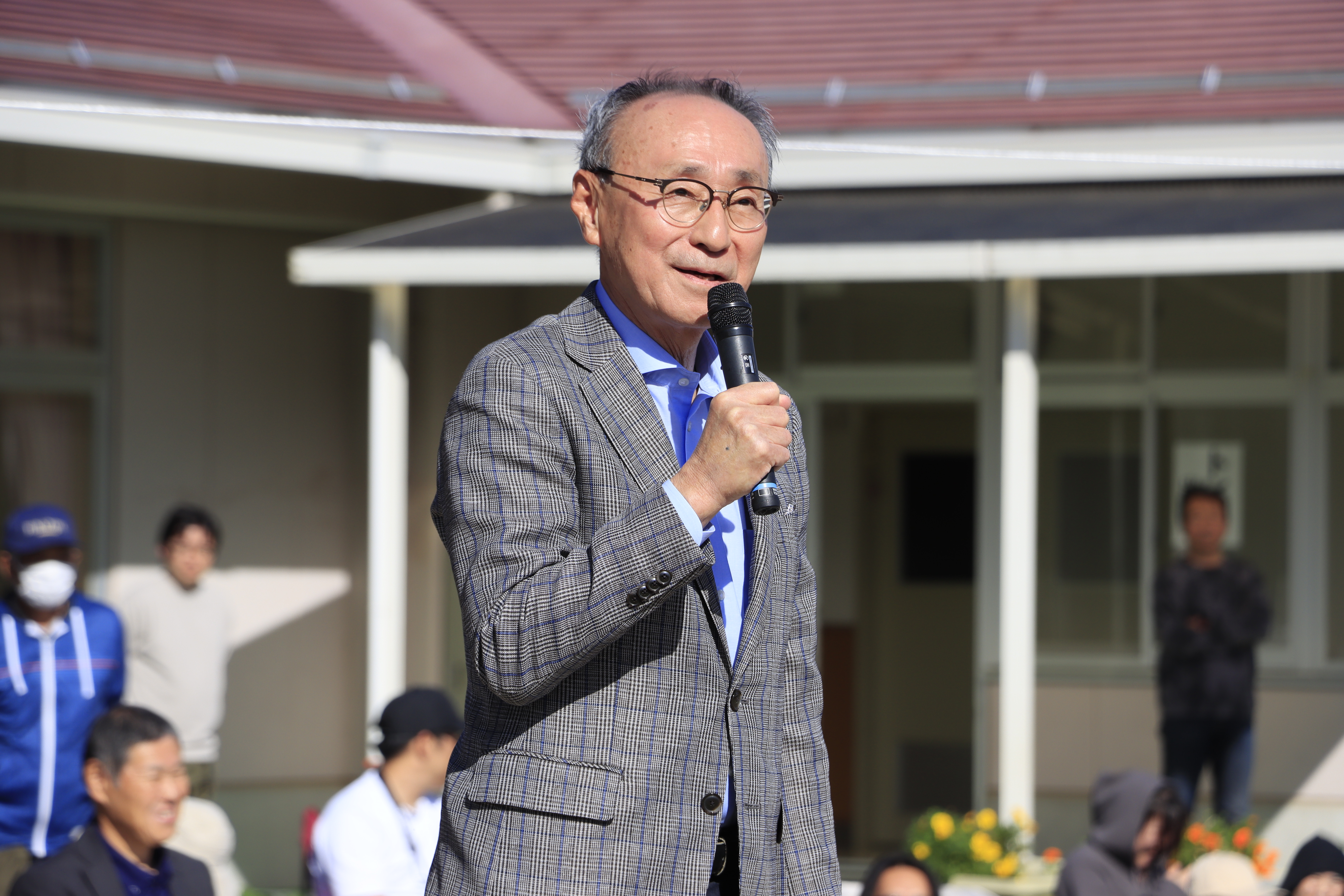 醸芳幼稚園運動会で挨拶をする様子